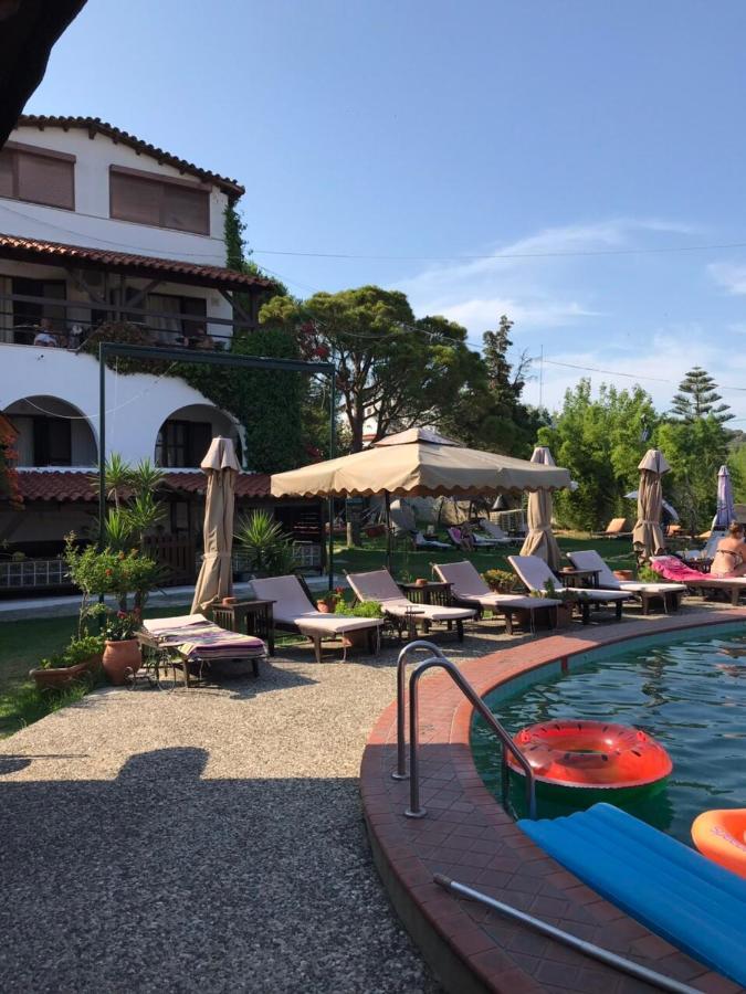 Oasis Aparthotel Skiathos Town Ngoại thất bức ảnh
