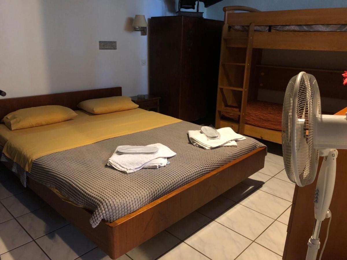 Oasis Aparthotel Skiathos Town Ngoại thất bức ảnh